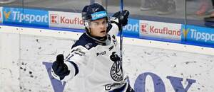 Na snímke hráč Adam Dvořák (Poprad) v zápase 5. kola hokejovej Tipsport ligy HK Poprad - HC Slovan Bratislava. V Poprade, 27. septembra 2026.