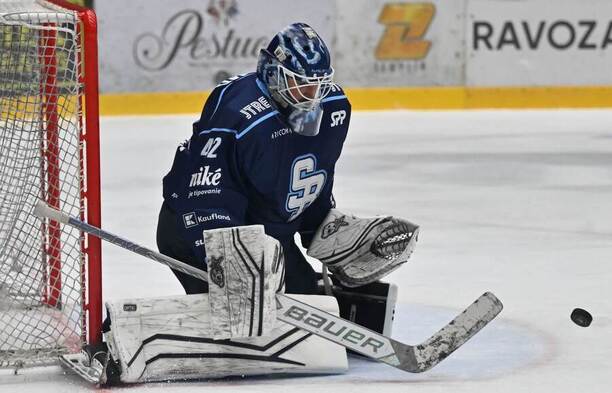 Patrik Rybár, brankár HC Slovan Bratislava.