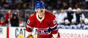 Juraj Slafkovský počas NHL Heritage Classic medzi Winnipegom a Montrealom.