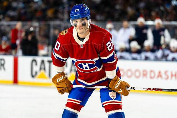 Juraj Slafkovský počas NHL Heritage Classic medzi Winnipegom a&nbsp;Montrealom.